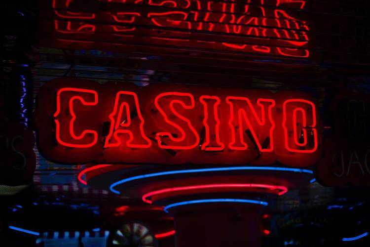Important life lessons from playing online casino