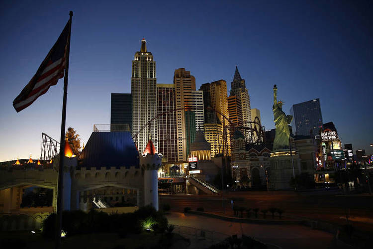 Las Vegas Advisor: Las Vegas reinstates rules on masks for employees