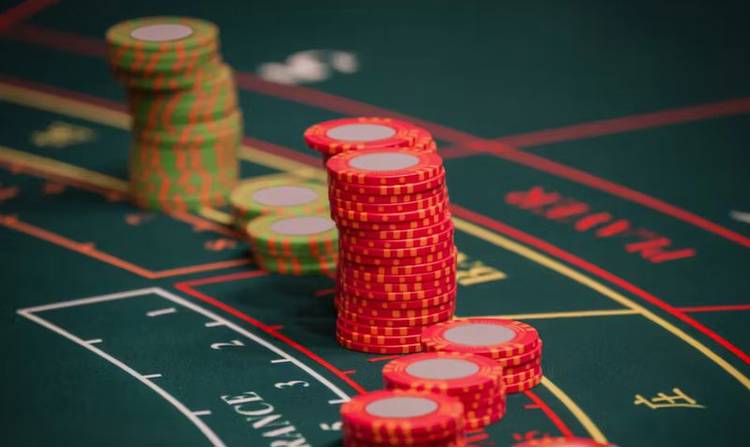 Las Vegas Baccarat Dealer Arrested On Cheating Allegations