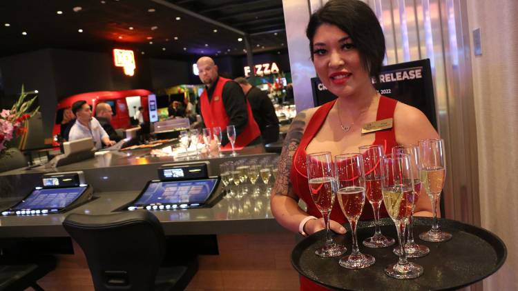 Legends Bay Casino, first new casino in Reno-Sparks, opens doors