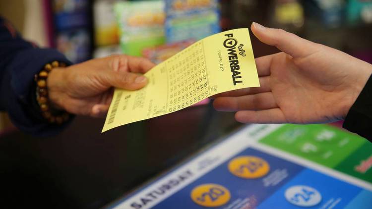 Lotto Powerball jackpots to $20 million