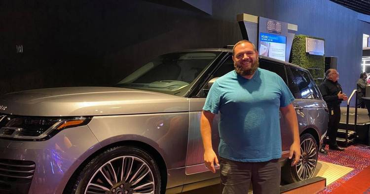 Lucky winner drove off in new Range Rover from Mohegan Sun Casino