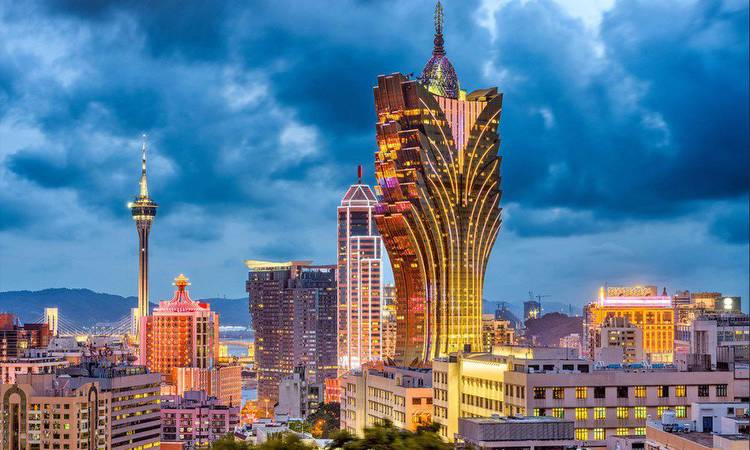 Macau Casinos Pledge to Invest $15 Billion