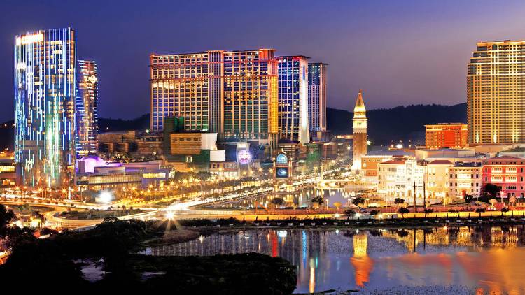 Macau officials exploring tax cut, relaxed "satellite casinos" requirements in new gaming law draft