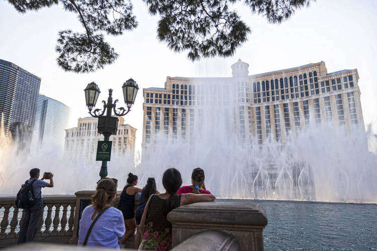 MGM Resorts sells casinos for billions, rents for huge sums