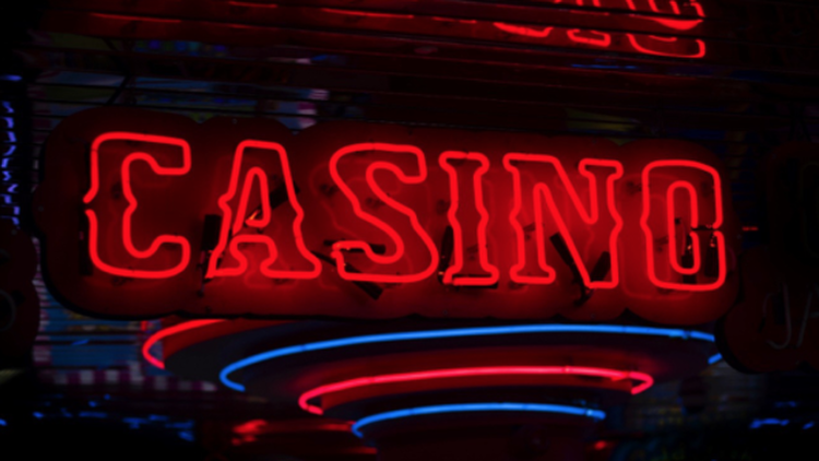 Mobile Casino Gaining in Popularity? Top Gambling Music Artists in Canada