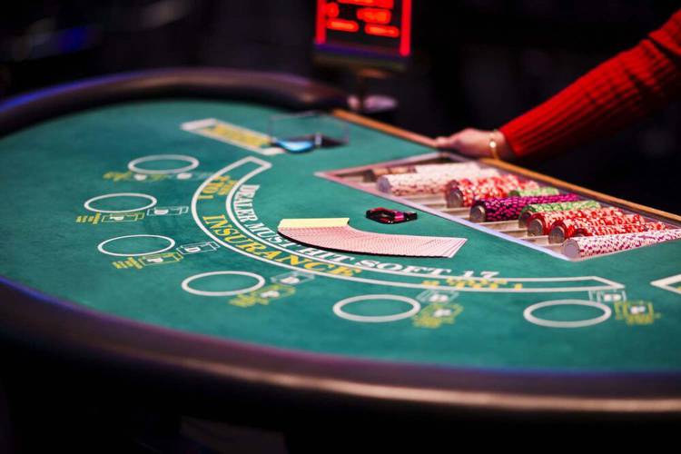 Online Casino FAQ: Are Live Dealer Games Better?