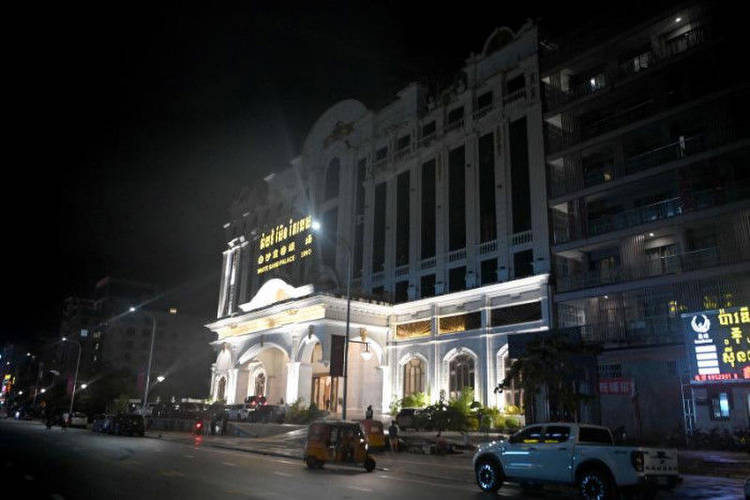 Philippines to shut 175 online casinos, deport 40,000 Chinese