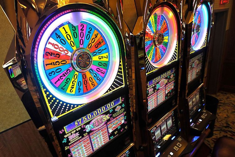 Player turns $2.50 bet into nearly $350K playing slots at Las Vegas airport