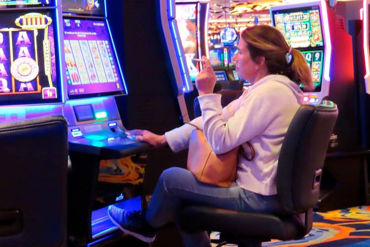 Smoking bans no longer a threat to casino revenue