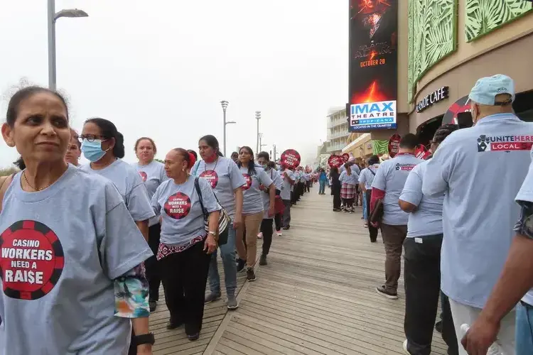 Strike could cost 4 Atlantic City casinos $2.6M a day, union says