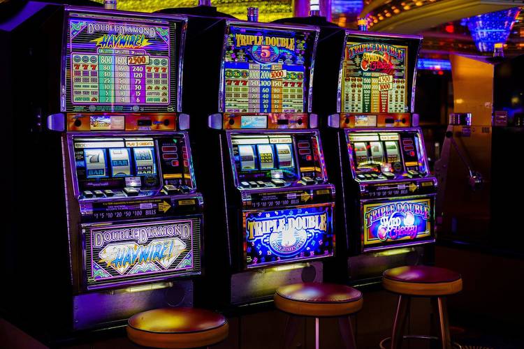 Three Reasons Online Casinos Are Better Than Land-based Casinos