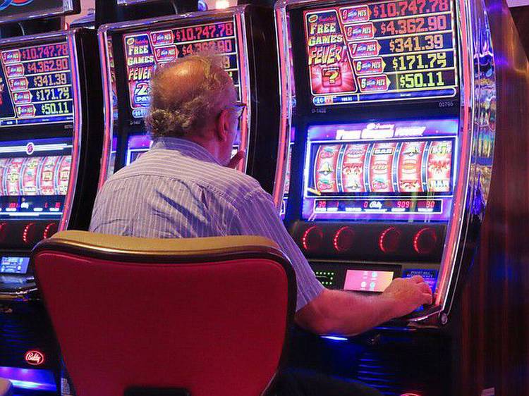 U.S. casinos have best quarter ever, take in $15B