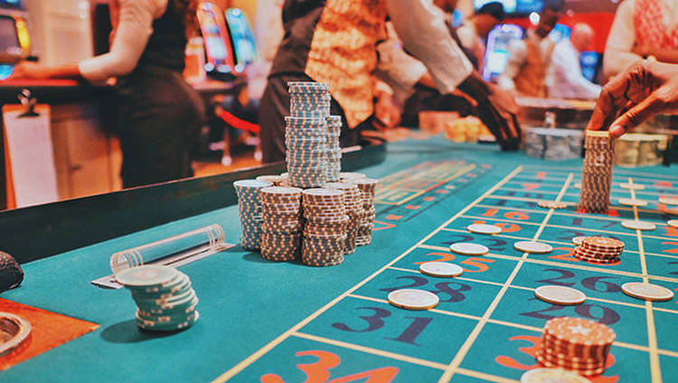 What are live dealer casinos?
