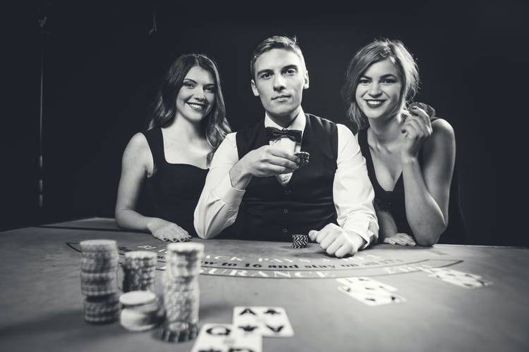 What is Rummy in Blackjack? Definition, rules, and payouts
