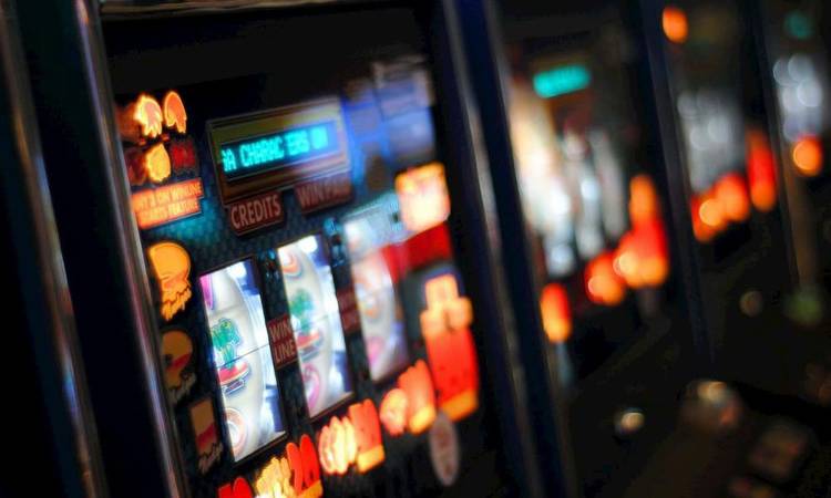 What is the software behind the popular slot machines?
