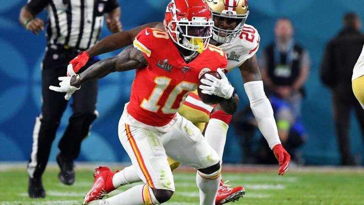Where does Chiefs’ Tyreek Hill rank among NFL slot receivers?