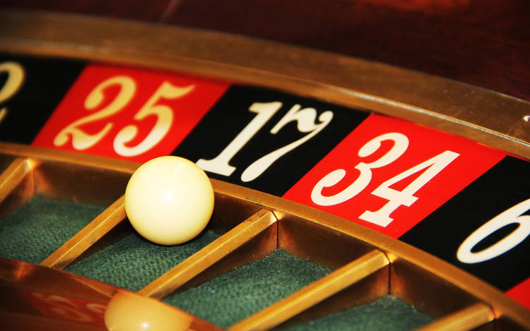 Which casino games have the lowest house edge?