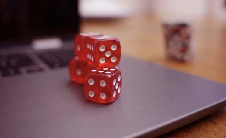 Why are online casinos growing in South Africa?