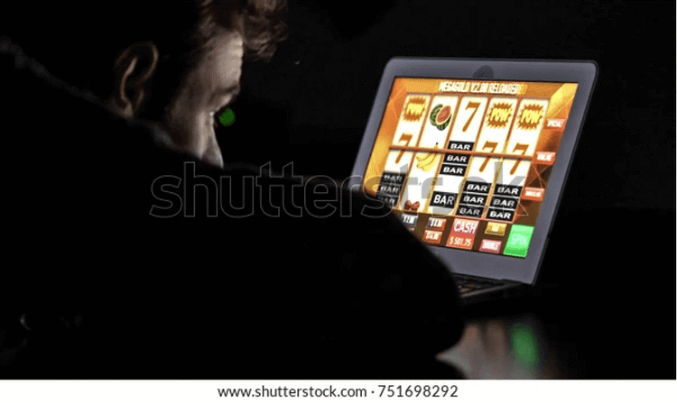 Why every player should try online slot games