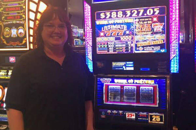 Woman hits $400K jackpot in downtown Las Vegas